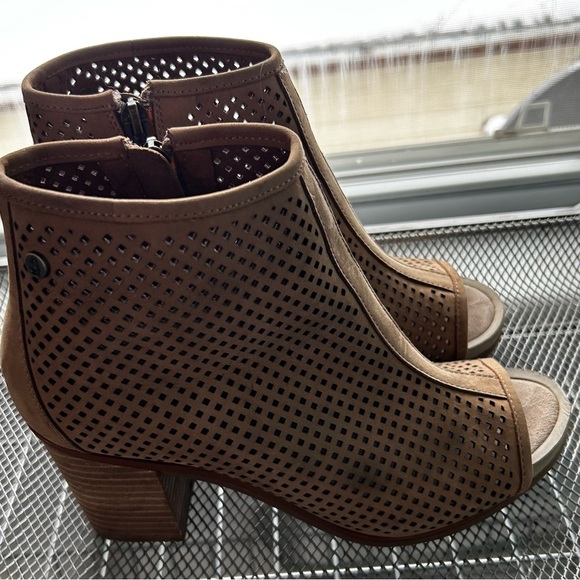 HUSH PUPPIES SIZE 8 Tan 3” heel Reyna Mariska open toe ankle, boots, leather - Picture 3 of 10